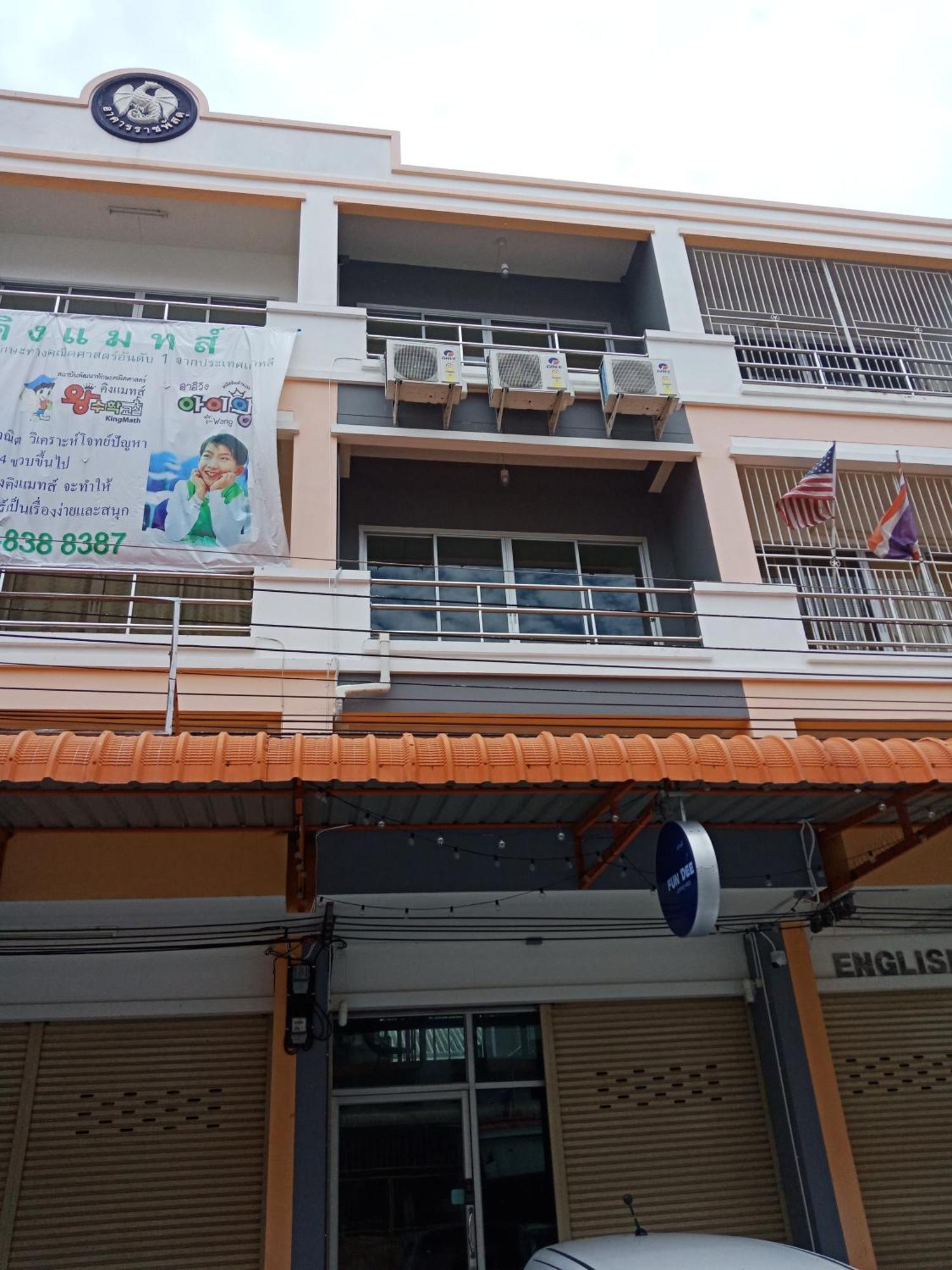 Fun Dee Hostel Ayutthaya Bagian luar foto