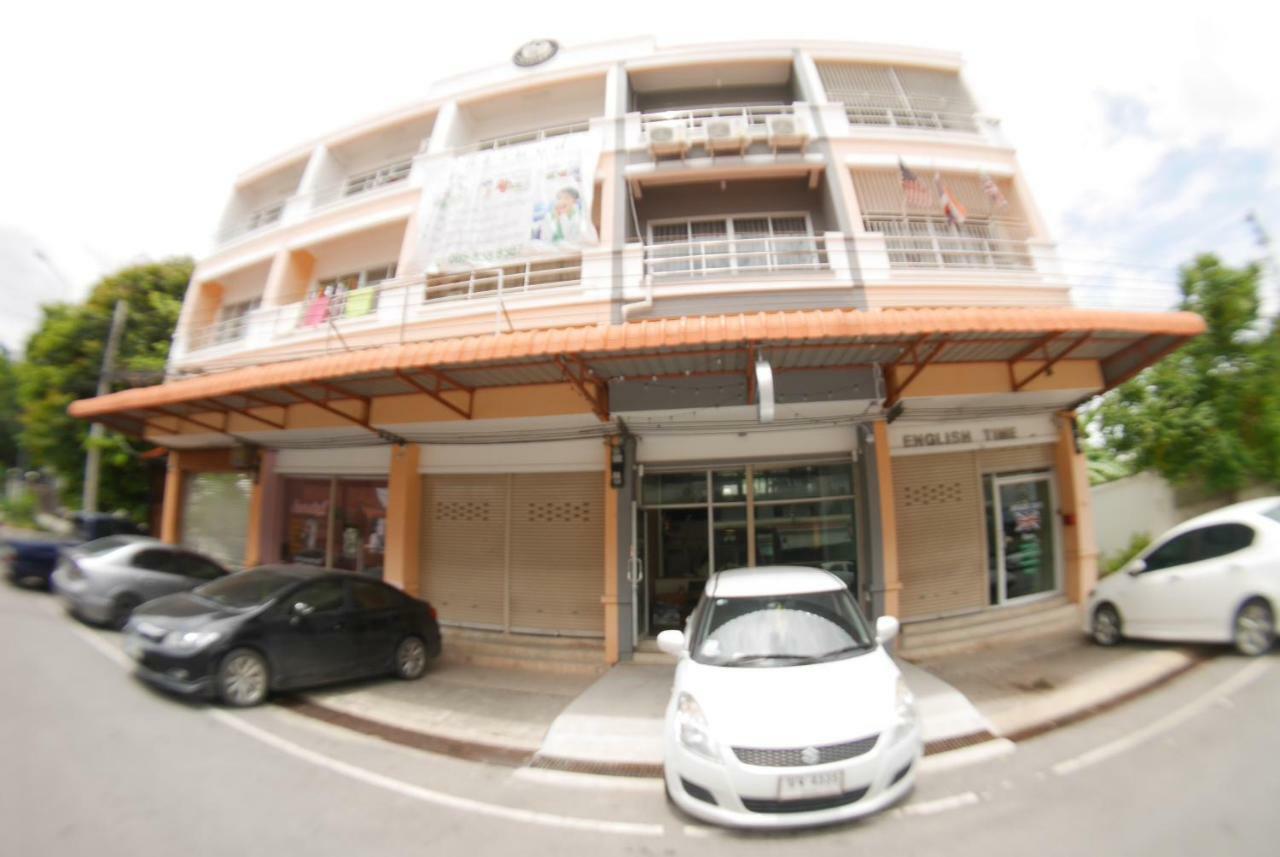 Fun Dee Hostel Ayutthaya Bagian luar foto