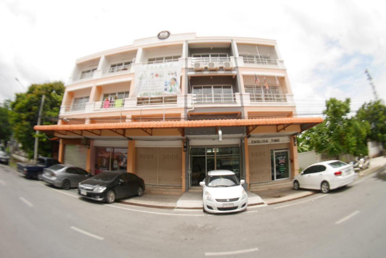 Fun Dee Hostel Ayutthaya Bagian luar foto