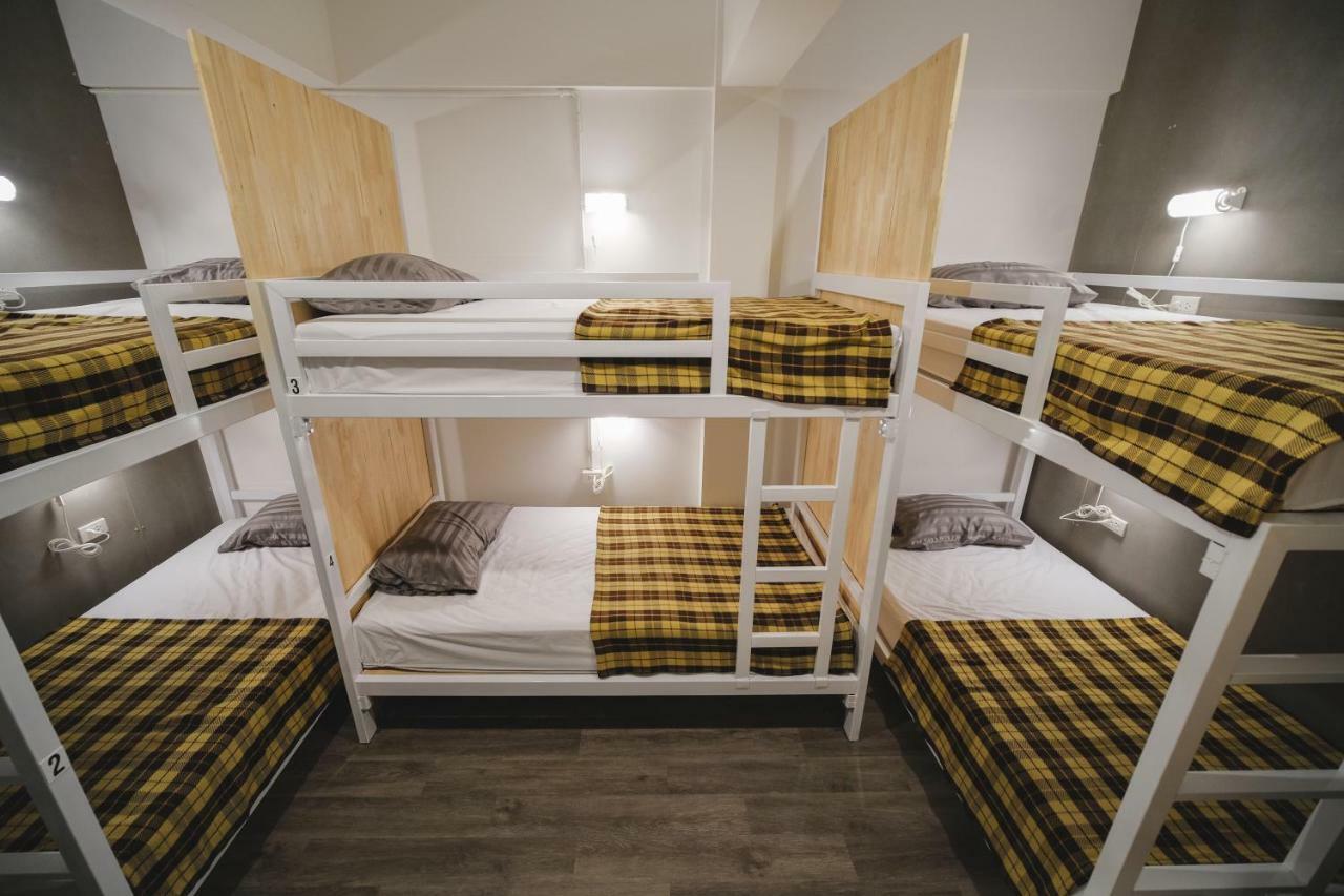 Fun Dee Hostel Ayutthaya Bagian luar foto