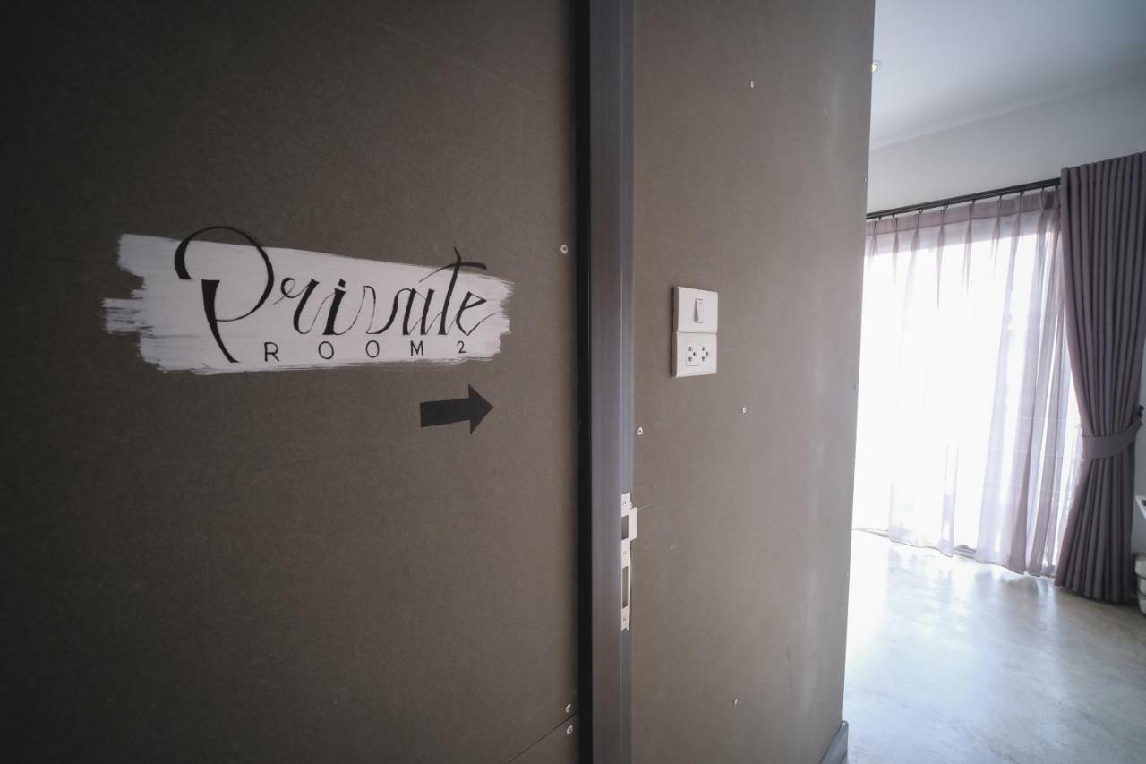 Fun Dee Hostel Ayutthaya Bagian luar foto